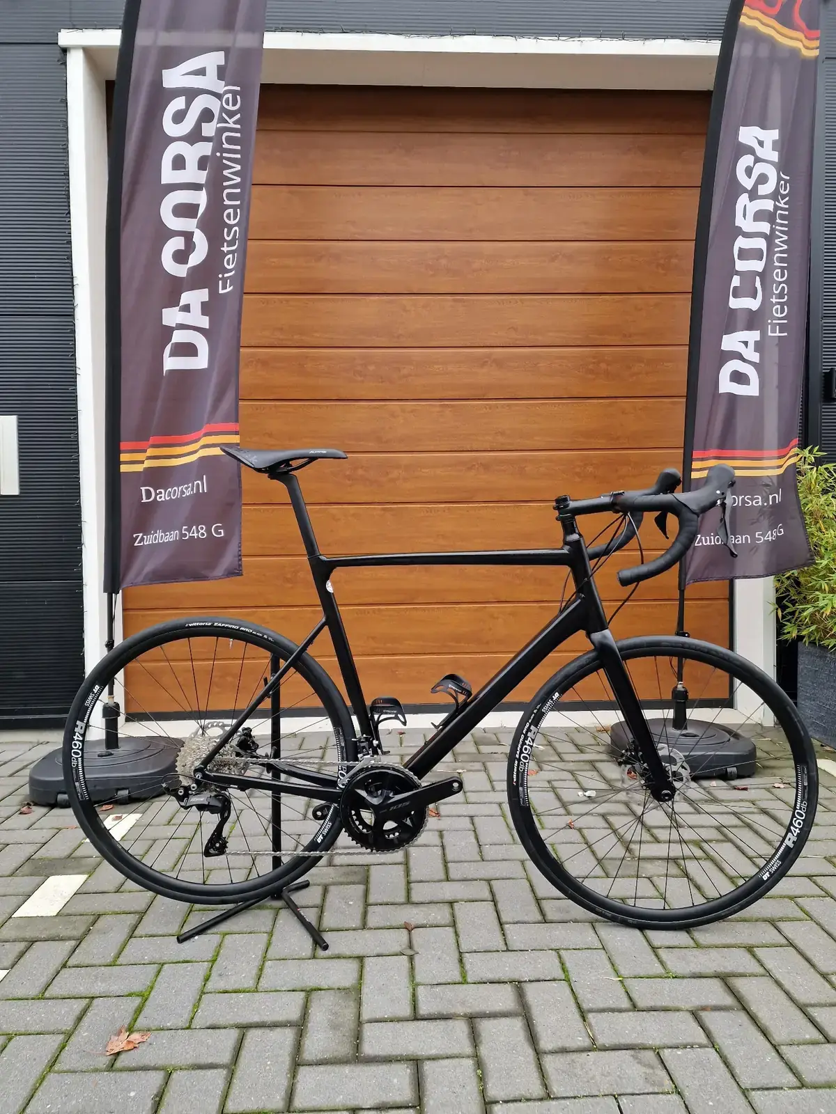 Cannondale CAAD13 Shimano 105 met DT Swiss wielen bij Dacorsa Moordrecht.