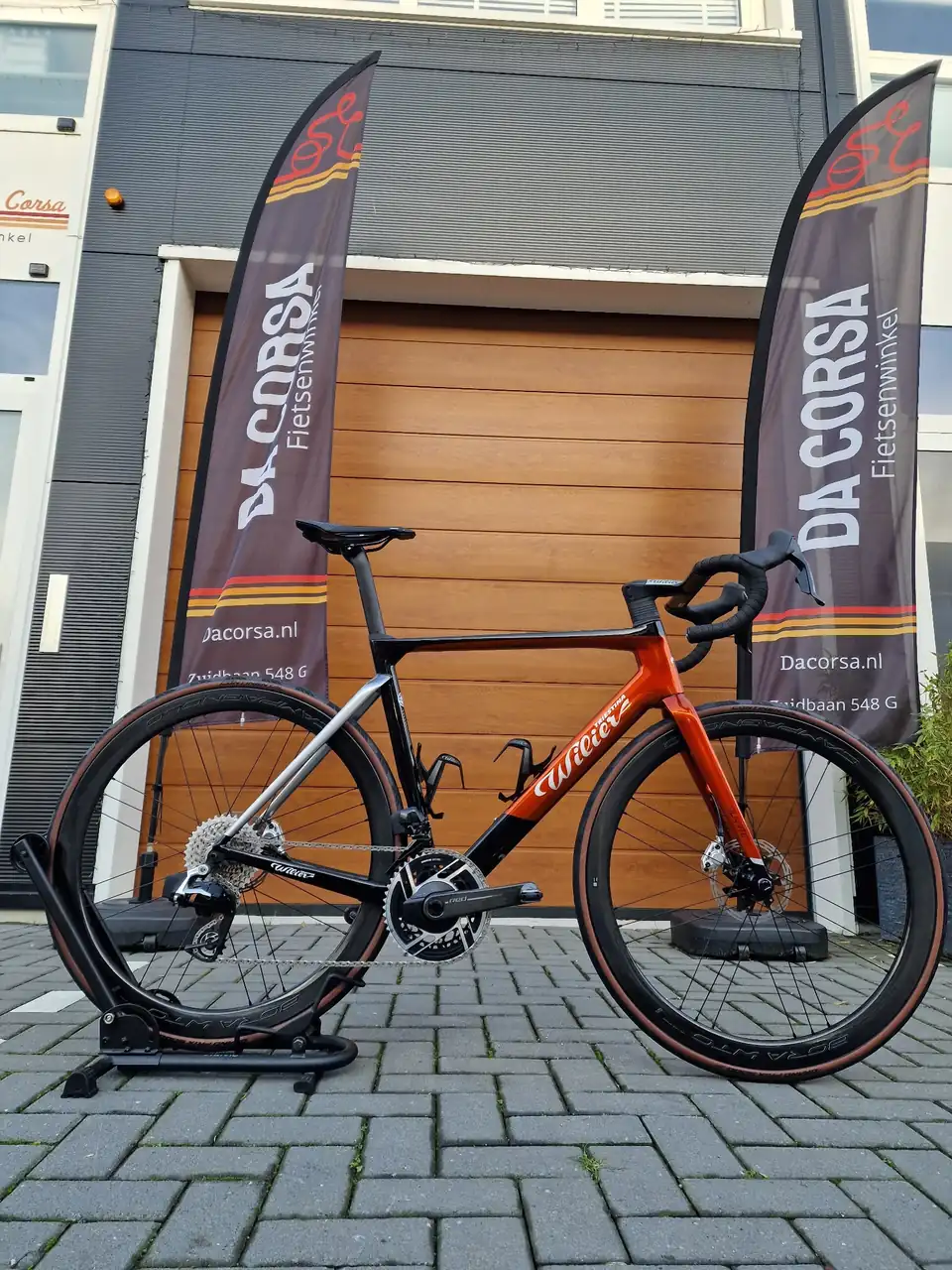 Wilier Filante SLR aero racefiets bij Dacorsa Moordrecht.