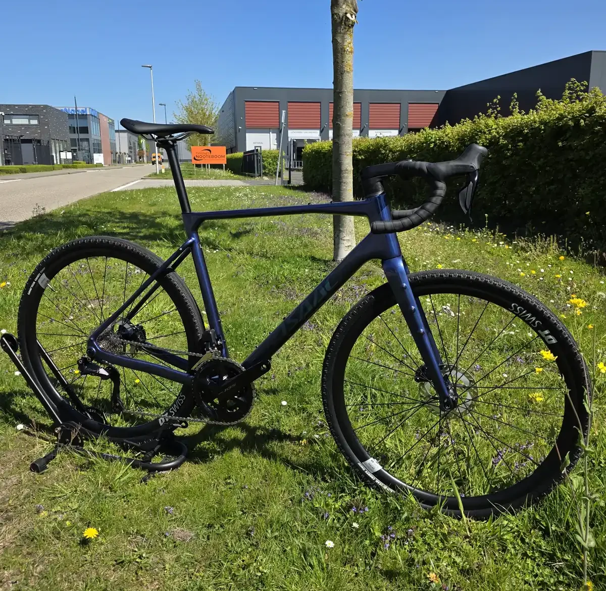 Isaac Kaon L Sapphire Blue Shimano R7150 105 DI2