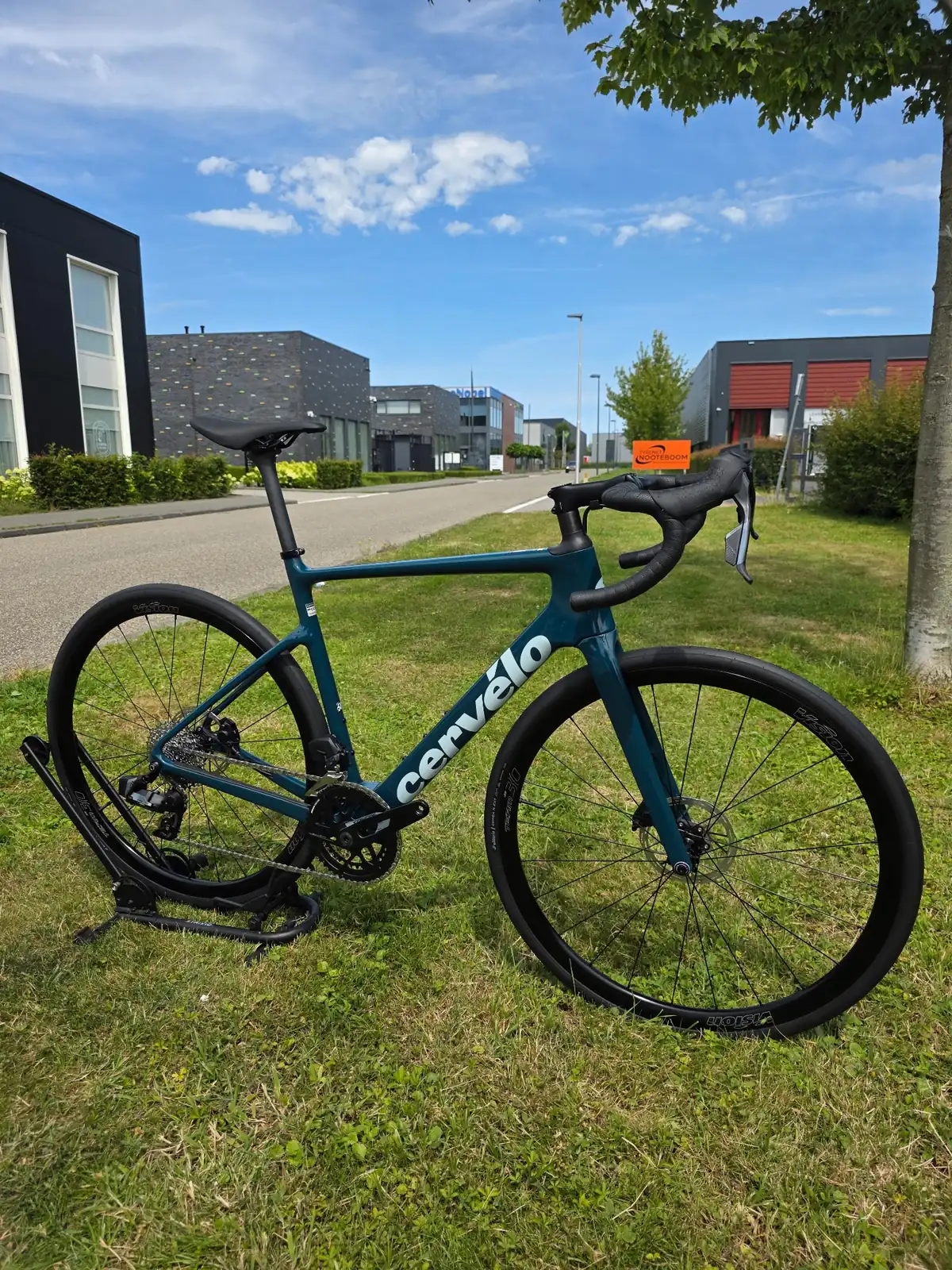 Cervélo Caledonia Nightshift